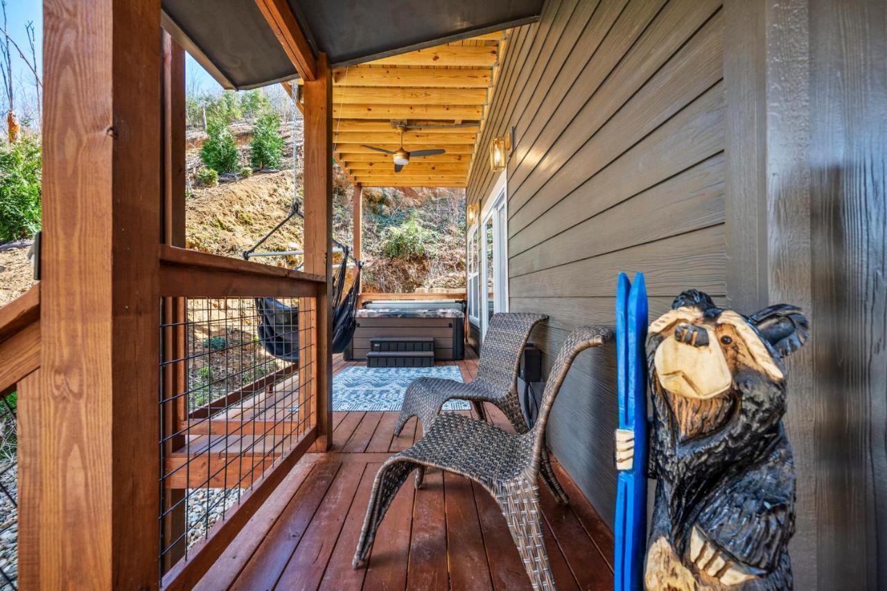 Villa Mins To Gburg Sleeps 8 Hot Tub Arcade Area Pool Gatlinburg Exterior foto