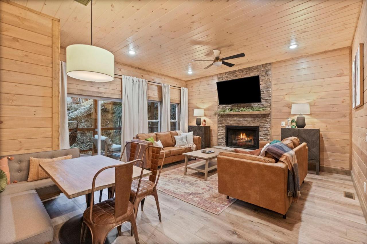 Villa Mins To Gburg Sleeps 8 Hot Tub Arcade Area Pool Gatlinburg Exterior foto